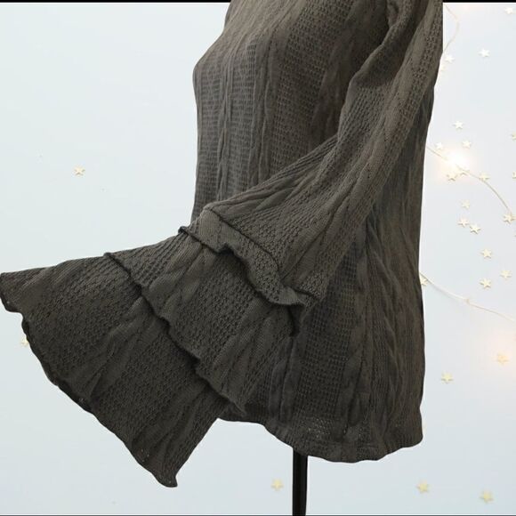 Bell Sleeves Grey Heather Cable Knit Sweater - Picture 3 of 6